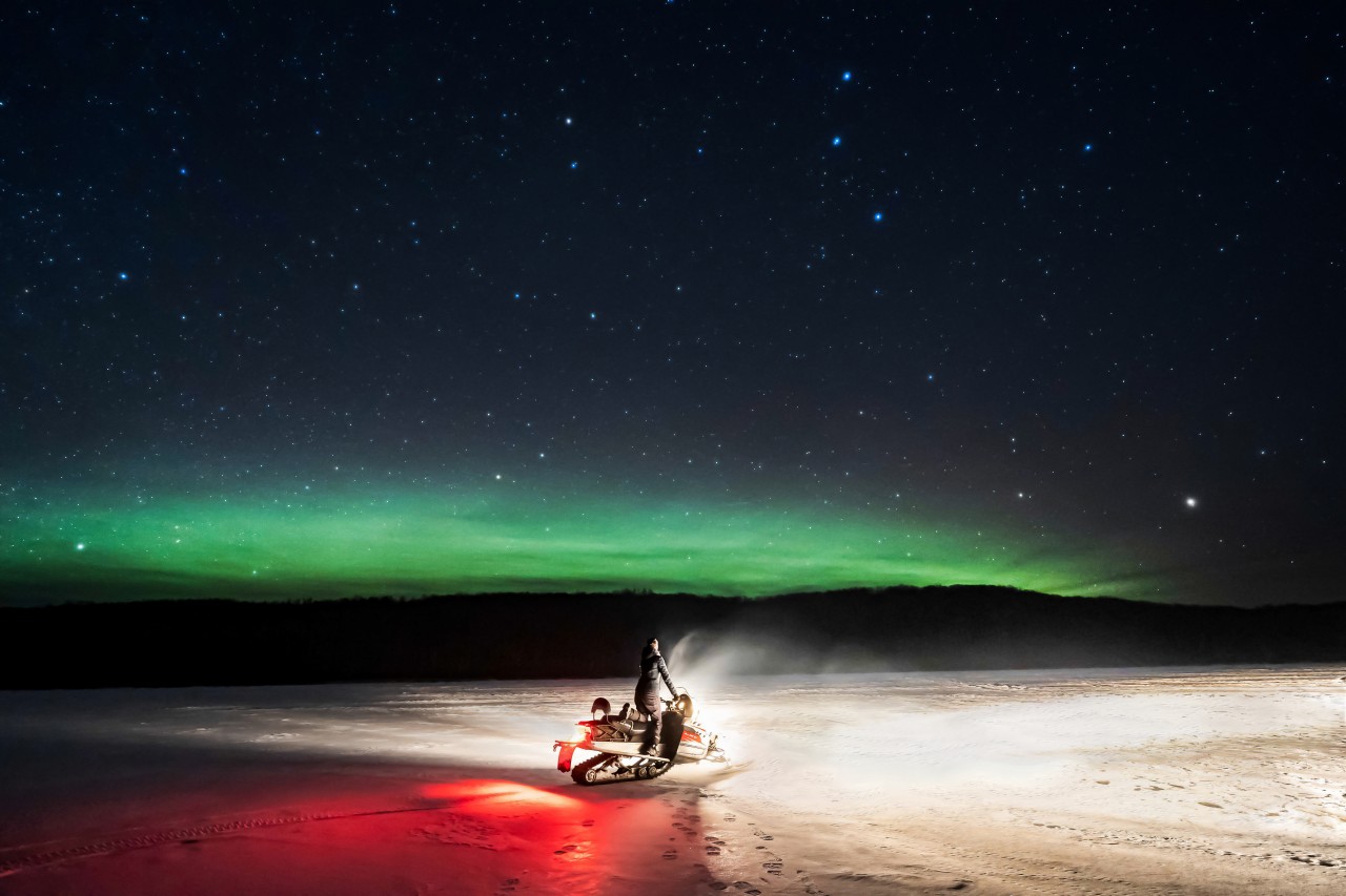 A Northern Lights Photography Experience You Will Never Forget – Chasing the Polar Lights on a Snowmobile in Canada